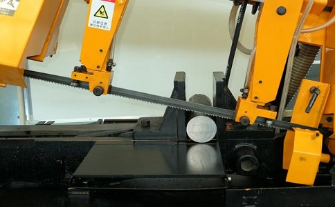 常平镇数控带锯床自动送料精度会出现偏差吗？